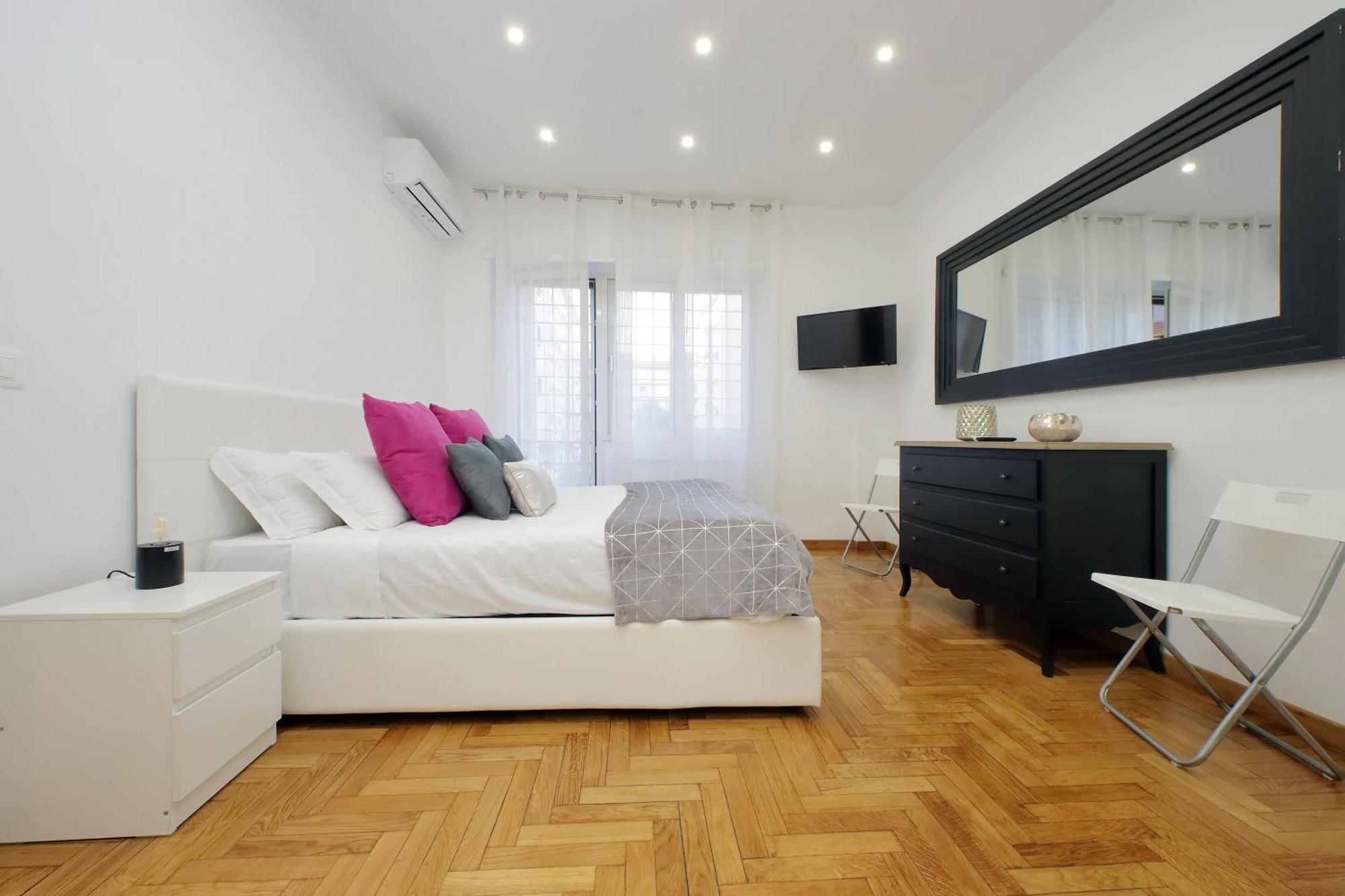 Lovely Apartment With Terrace Near The Vatican Rome Bagian luar foto